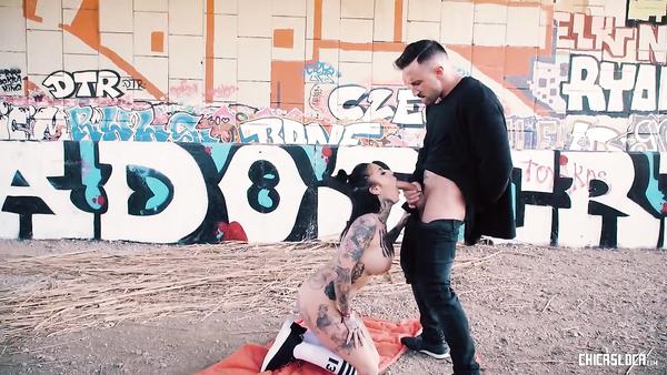 Dirty punk girl Yemaya Gonzalez prefers public sex